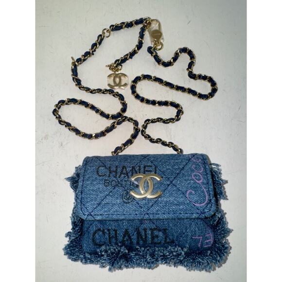 Chanel 22P Blue Denim Graffiti Black Pink CC Logo Frayed Credit Card Belt Bag - Picture 3 of 16